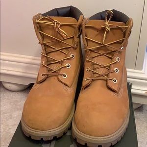 Timberland 6" Premium Waterproof Boots Size: 6.5